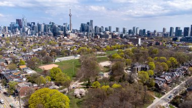 Toronto 'daki Trinity Bellwood Parkı' nın hava görüntüsü.
