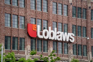 Loblaws mağazasının ön görüntüsü. İmza: Toronto, Kanada - 7 Haziran 2025.