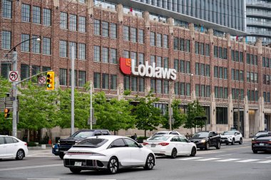 Loblaws mağazasının ön görüntüsü. İmza: Toronto, Kanada - 7 Haziran 2025.