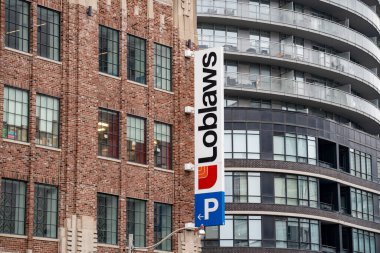 Loblaws mağazasının ön görüntüsü. İmza: Toronto, Kanada - 7 Haziran 2025.