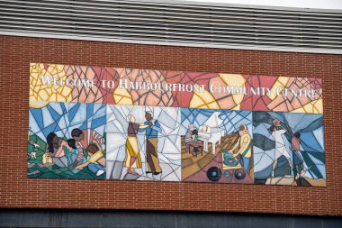 Toronto.Toronto, Kanada 'daki Harbourfront Community Centre Tabelasının görüntüsü - 7 Haziran 2025.