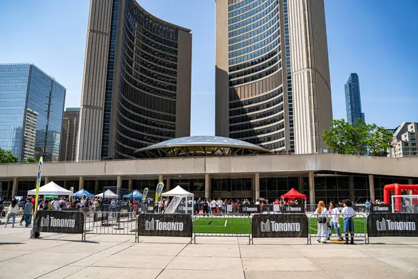 Toronto 'da futbol günü Nathan Phillips Meydanı' nda kutlanıyor. Toronto, Kanada - 12 Haziran 2025.