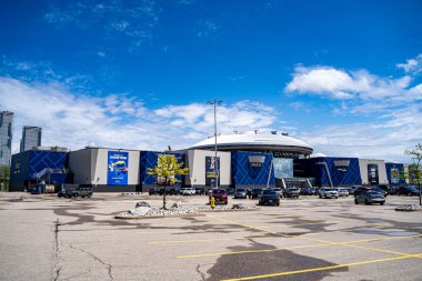 Vaughan 'daki Cineplex Sinema Binası' nın dış görünüşü. Vaughan, Kanada - 17 Mayıs 2025.