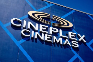 Kanada 'daki Sinemada Sinema Logosu tabelası. Vaughan, Kanada - 17 Mayıs 2025.