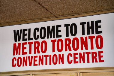 Metro Toronto Kongre Merkezi 'nin imzalı görüntüsü. Toronto, Kanada - 15 Haziran 2025.