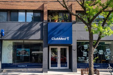 Toronto 'daki Club Med' in imzalı görüntüsü. Toronto, Kanada - 15 Haziran 2025.