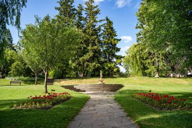 Toronto 'daki Edwards Gardens Park manzarası.
