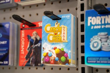 Candy Crush Saga hediye kartları mağazada sergileniyor. Toronto, Kanada - 3 Ekim 2025.