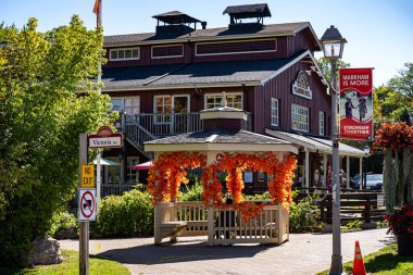 Unionville 'deki Planing Mill manzarası. Markham, Kanada - 1 Ekim 2025.