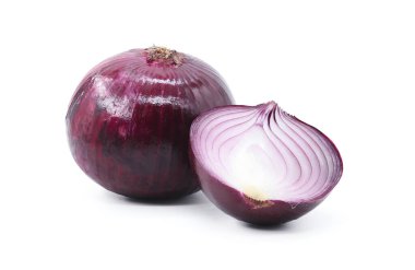 kırmızı soğan dilimi beyaz arkaplan