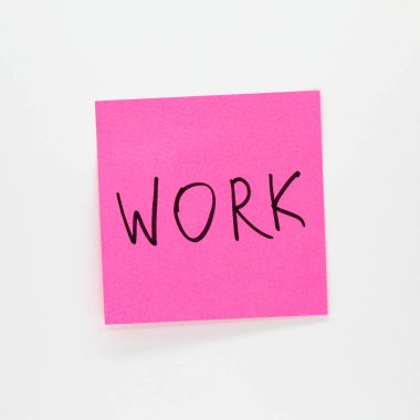 Yapışkan Not Üzerine El Yazısıyla Yazılmış Çalışma Sözcüğü