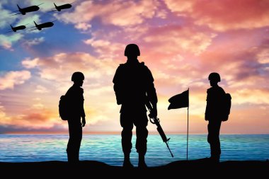 Siluetli Askerler Sunset 'te Gökyüzünde Uçaklarla Bayrak Tutuyor
