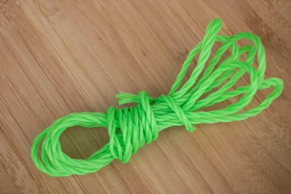 Зелена Мотузка Дерев Яному Фоні Крупним Планом Вибірковий Фокус — стокове фото