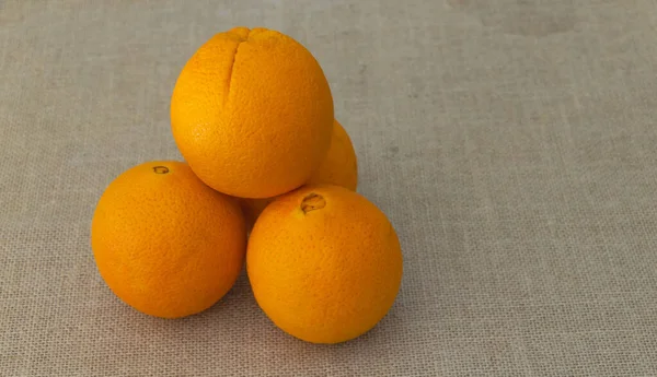 Fruta Naranja Sobre Fondo Saco Con Espacio Copia Para Texto — Foto de Stock