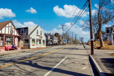 Chatham, Cape Cod, Massachusetts - 5 Mart 2023: Güneşli bir kış gününde Chatham şehir merkezi