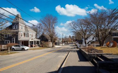 Chatham, Cape Cod, Massachusetts - 5 Mart 2023: Güneşli bir kış gününde Chatham şehir merkezi