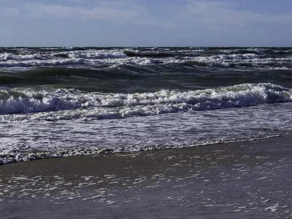 Baltık sahili, kumulları olan güzel bir kıyı şeridi..