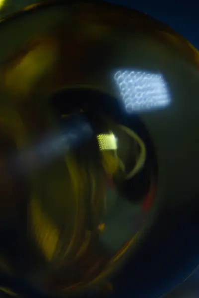 Parlak altın ve maviye sahip soyut arkaplan