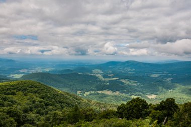 Shenandoah Vadisi üzerinde Fırtına Bulutları, Virginia ABD, Virginia