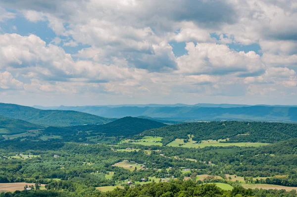 Dia Agosto Nebuloso Nas Montanhas Apalaches Virgínia Eua Virgínia — Fotografia de Stock