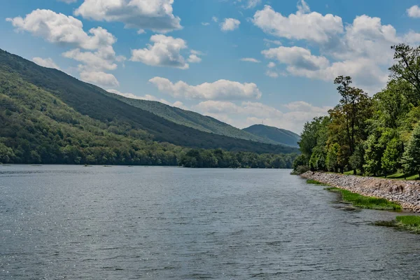 Susquehanna Nehri 'nin batı kolunda kısa bir gezi, Williamsport PA USA