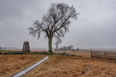 Yürüyüş Yolu Şiddetli bir yağmur fırtınası sırasında bir nehir haline geldi, Gettysburg Pennsylvania ABD