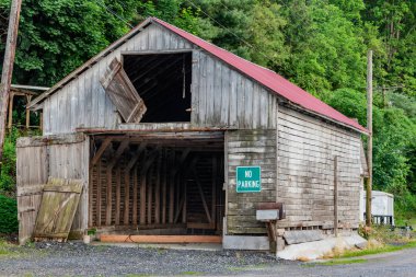 Dikkat! Dikkat! Kapılar Düşebilir, Glenville PA USA