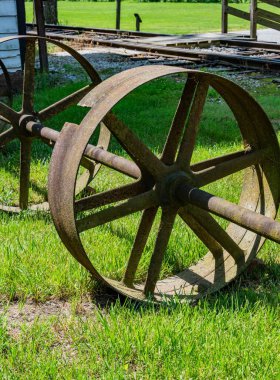 Old Mill Parts, Roller Mills, Muddy Creek Forks, Pennsylvania ABD
