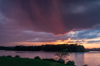 The Coming Storm, Marburg Gölü Pennsylvania ABD