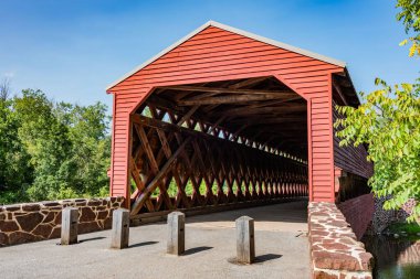 Ağustos öğleden sonra Sachs Covered Köprüsü 'ne yaklaşan Gettysburg PA ABD