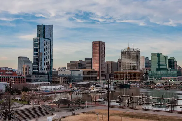 The Inner Harbor Aralık akşamı, Baltimore Maryland ABD
