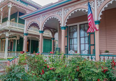 İki Boyalı Kadın Bir Bahar Günü, Cape May New Jersey