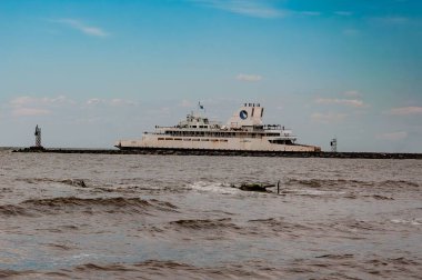 Cape May-Lewes Feribotu Terminalden ayrılıyor.