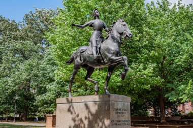 Joan of Arc 'ın Binicilik Heykeli, Meridian Hill Park Washington DC