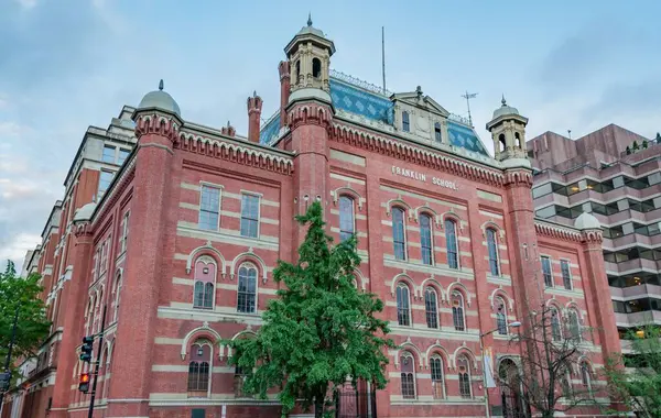 Washington DC 'deki Tarihi Franklin Okulu Binası.