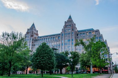 Franklin Meydanı yakınlarındaki Tarihi Bina, Washington DC Bir Bahar Akşamı