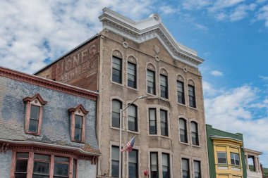 Shamokin 'de çok katlı binalar. Shamokin PA Yaz Öğleden Sonra
