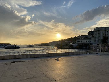 İstanbul 'da gün batımında Boğaz manzarası. Yüksek kalite fotoğraf