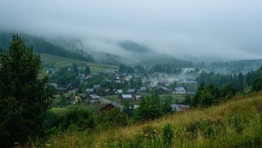 Dağ vadisinin güzel manzarası