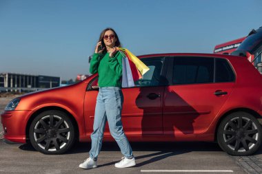 Eko-ambalaj ve yaşam tarzı konseptinde sağlıklı gıda alışverişi