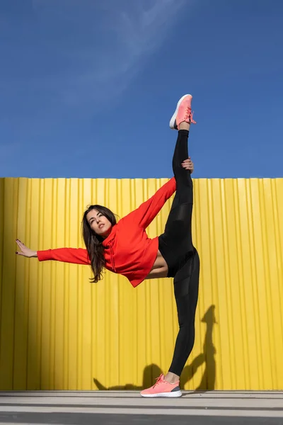Женская Модель Спортивной Одежде Открытом Воздухе — стоковое фото