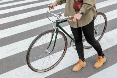 Yol bisikleti altyapısı. Yol işaretli bisiklet yolu