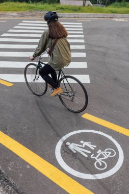 Yol bisikleti altyapısı. Yol işaretli bisiklet yolu