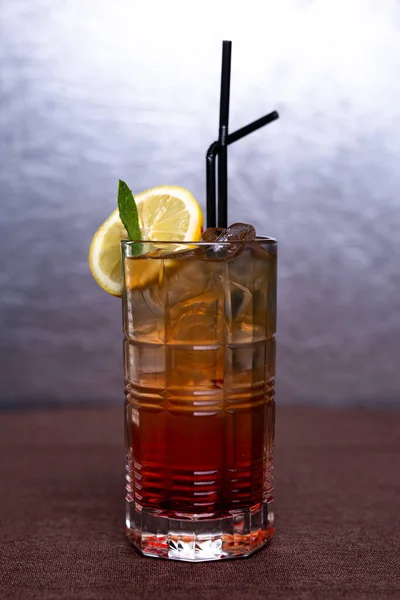Cold Alcoholic Drink Ice Slice Lemon Glass Glass Straw — Stock Photo, Image