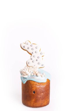 Katı renk arkaplan üzerinde tek bir nesne. Paskalya ya da pişirmeyle ilgili internet siteleri ya da sosyal medya paylaşımları için mükemmel.