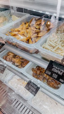 Lezzetli (szai ryri) veya Japon yemeklerinde genellikle pirinç ile servis edilen mezeler..