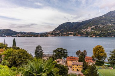 Lombardy 'deki Como Gölü' nün güzel manzarası