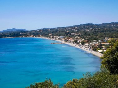 Kerkyra manzarası, Korfu adası Dassia, Yunanistan.