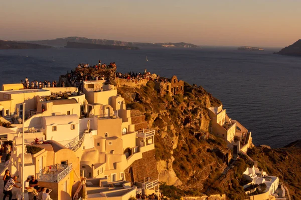 Santorini yaz tatilleri için bir Yunan adasıdır.