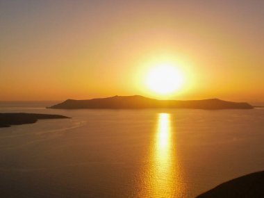 Santorini yaz tatilleri için bir Yunan adasıdır.